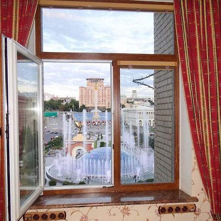 Apartment With View On Inpedendence Square Khreshchatyk Kiev Extérieur photo