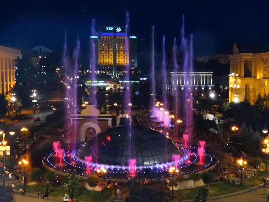 Apartment With View On Inpedendence Square Khreshchatyk Kiev Extérieur photo