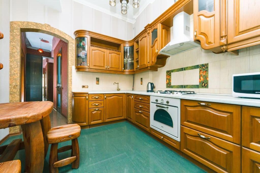 Apartment With View On Inpedendence Square Khreshchatyk Kiev Extérieur photo
