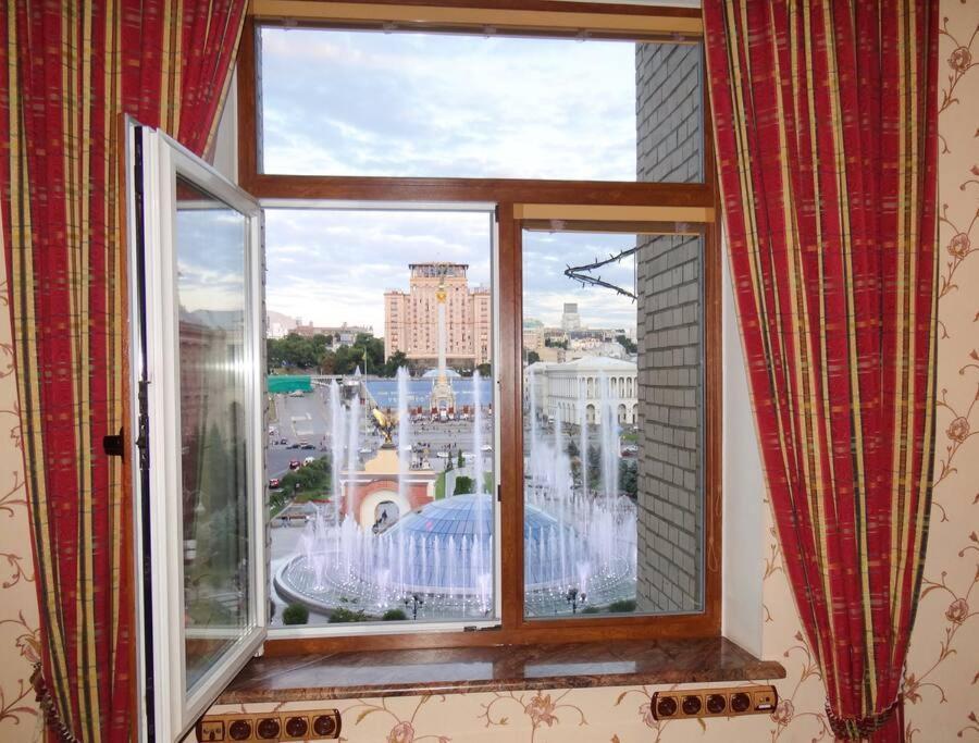 Apartment With View On Inpedendence Square Khreshchatyk Kiev Extérieur photo