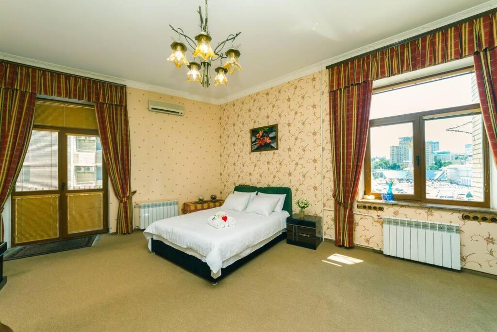 Apartment With View On Inpedendence Square Khreshchatyk Kiev Extérieur photo